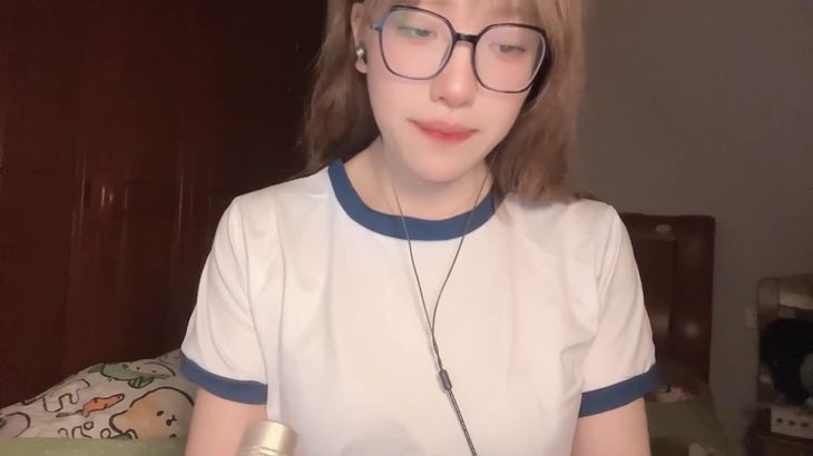 璐璐哄睡屋付费帮女郎高跟鞋网袜ASMR减压视频在线播放