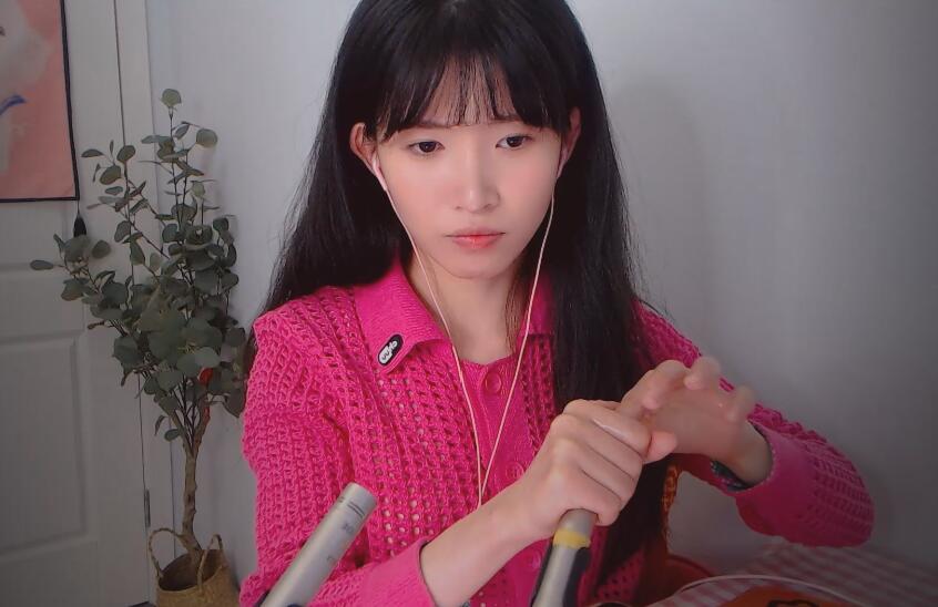 芝麻对辣 搓入耳朵的芦荟胶 口腔音 挂满乳液的手指摸眼