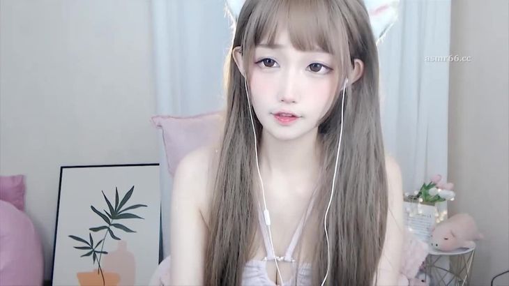 奶兮酱ASMR助眠视频在线播放:温柔搓耳与蕾丝手套视听盛宴