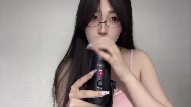 璐璐哄睡屋ASMR在线播放视频