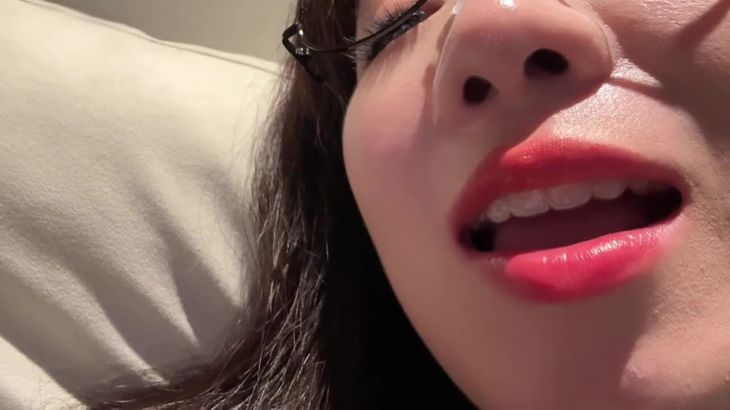 晚安yoyo口腔音舔耳助眠ASMR在线播放视频