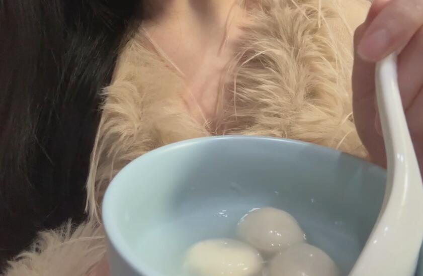 婉儿别闹《喂你吃汤圆》