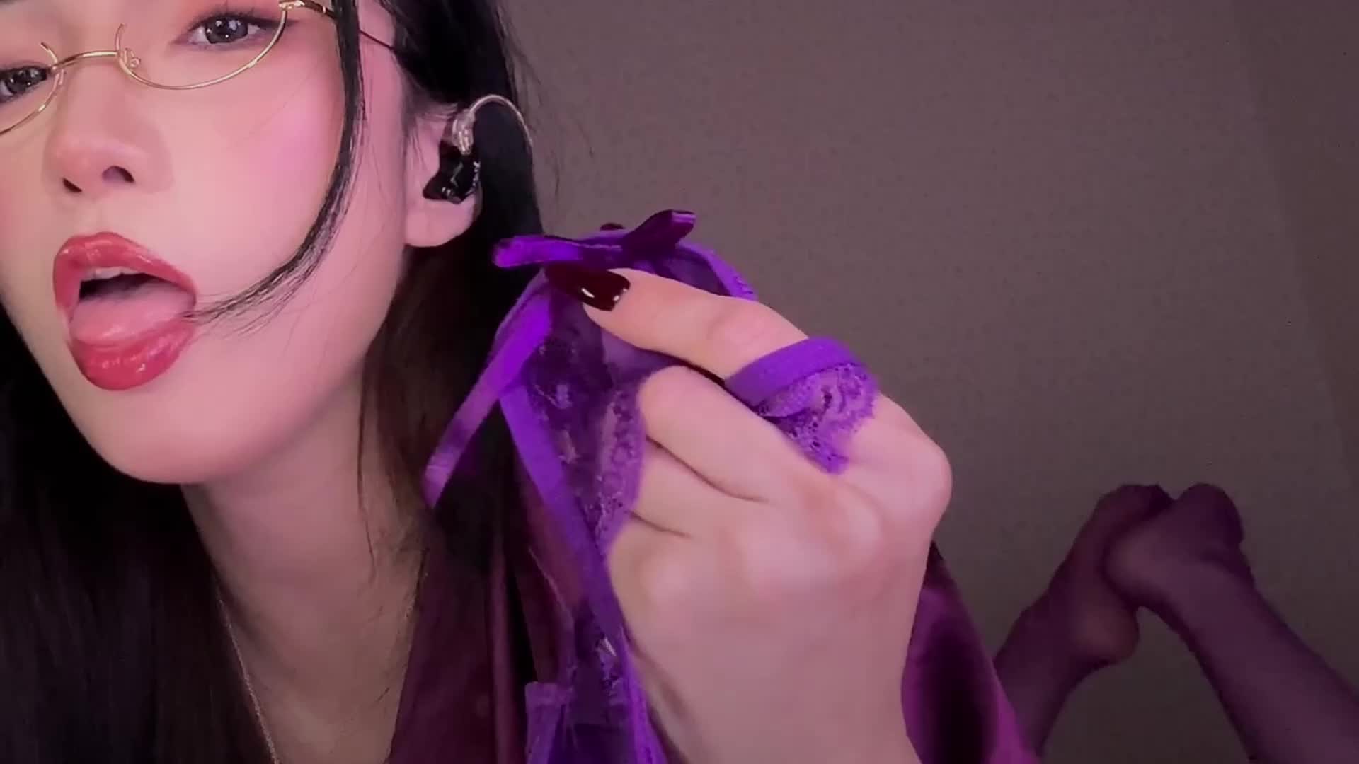 晚安yoyo ASMR口腔音舔耳助眠视频在线播放