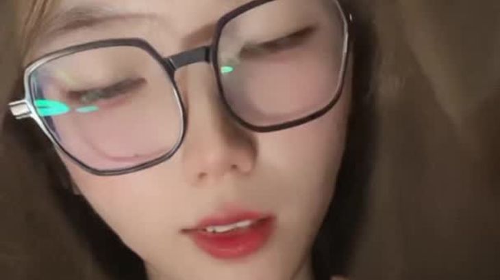 六六ASMR助眠视频在线播放:声控哄睡与指甲敲击触发音