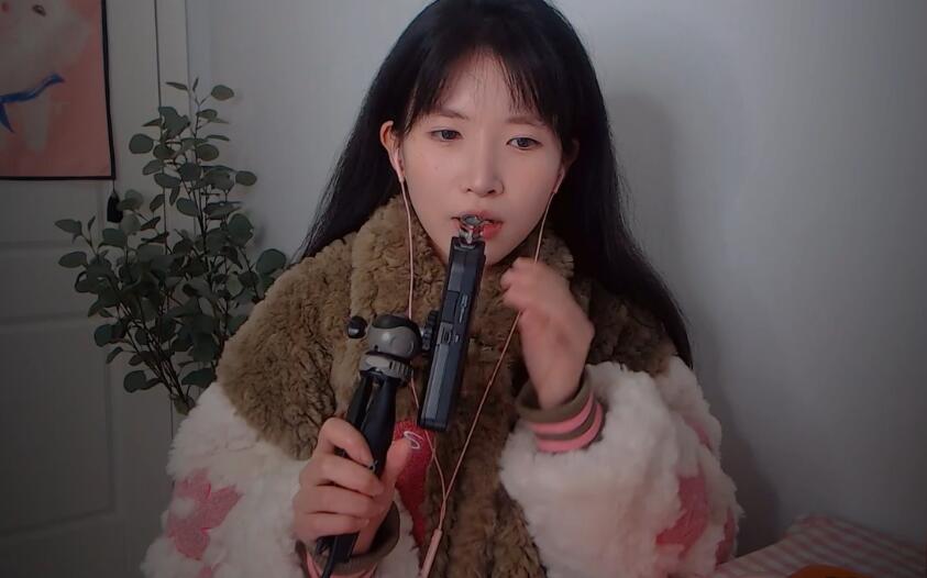 芝麻对辣 ASMR新麥舔耳 回音略略略 舔手指