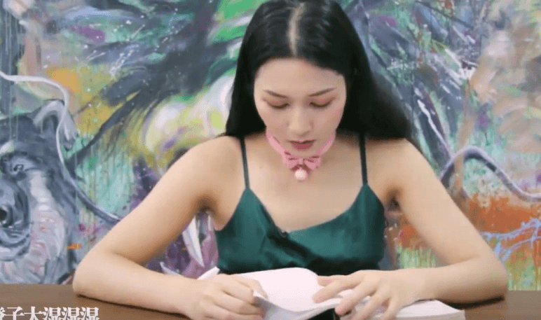  漂亮小姐姐呻吟阅读 跳蛋震动等你来撩
