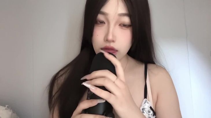 璐璐哄睡屋 帮女郎高跟鞋网袜ASMR减压视频在线播放