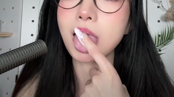 晚安yoyo口腔音舔耳助眠视频在线播放